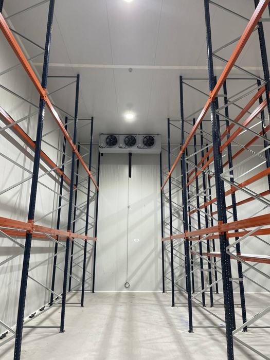 Cámara frigorífica de gran capacidad con estanterías para palets